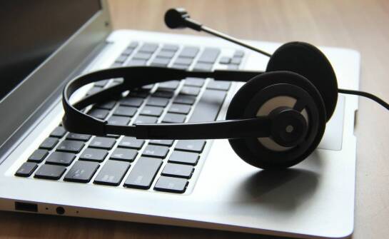 Jakie są najważniejsze funkcje mini infolinii dla firm?