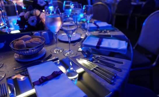 Wpływ dekoracji tematycznych na sukces imprezy z mobilnym kasynem