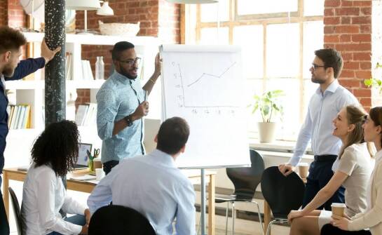 Jak podyplomowe studia MBA pomagają w rozwoju kompetencji negocjacyjnych?