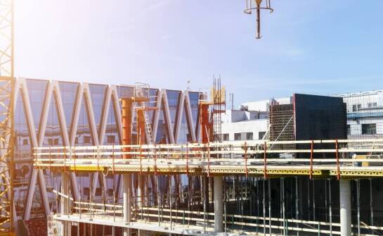 Kluczowe aspekty terminowości w realizacji dźwigowych usług