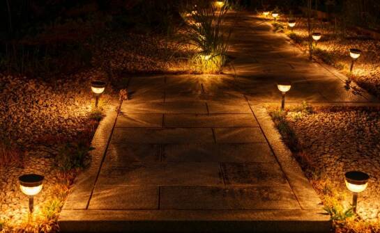 Jakie innowacyjne wzory solarnych lamp mogą wpłynąć na wygląd przestrzeni?