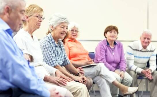 Rola pozaszkolnej edukacji w domach opieki dla starszych osób