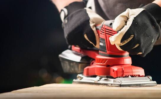 Konserwacja drewnianych balustrad na schody – porady i wskazówki