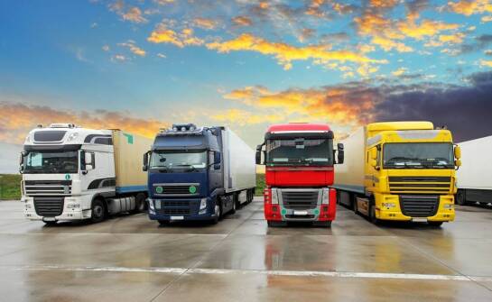 Korzyści z wynajmu naczep Krone firanka dla firm transportowych