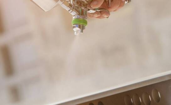 Jak proszkowe farby poprawiają efektywność energetyczną produkcji?