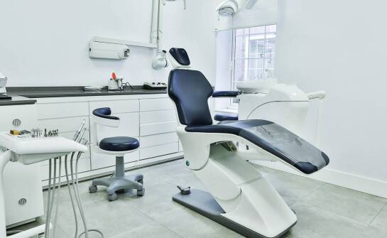 Implantologia w gabinecie w Krakowie: nowoczesne metody odbudowy zębów