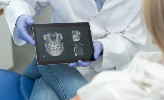 Jak cyfrowe planowanie zabiegów zmienia estetyczną stomatologię?