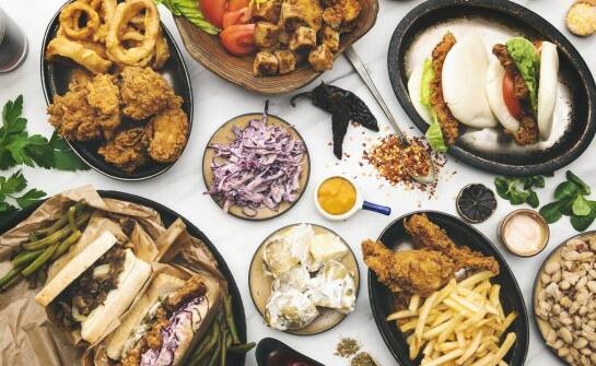 Jak tania restauracja może zaoferować szeroki wybór rybnych dań?