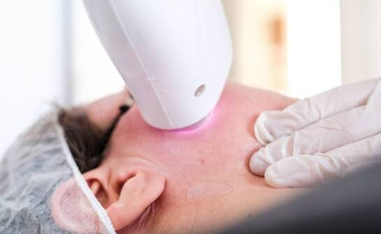 Terapia LED w leczeniu trychologicznych problemów