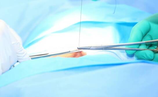 Jakie są najczęstsze powikłania po prywatnych operacjach ortopedycznych i jak ich unikać?