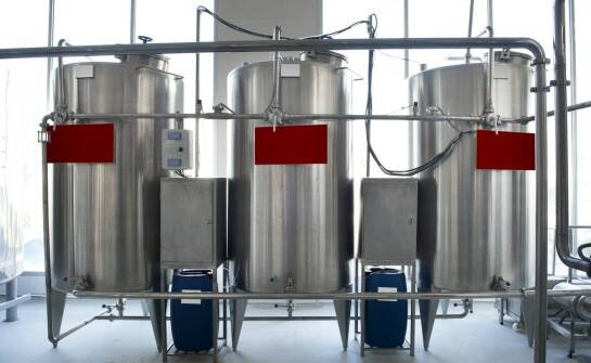 Rola zbiorników do mleka w utrzymaniu jakości produktu: co warto wiedzieć?