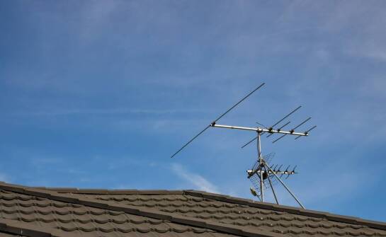 Jakie są innowacyjne rozwiązania w zakresie montażu anten do telewizji satelitarnej bez umowy?