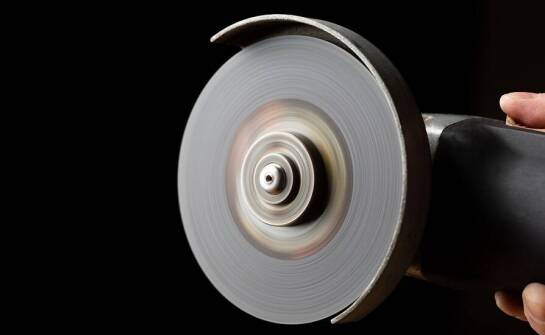 Jakie są zalety stosowania tarcz do cięcia w różnych branżach?