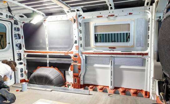 Jakie są korzyści płynące z profesjonalnej wymiany wkładu lusterka w Sprinterze?