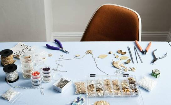 Złote półfabrykaty 585 – jak wpływają na wartość artystyczną biżuterii?