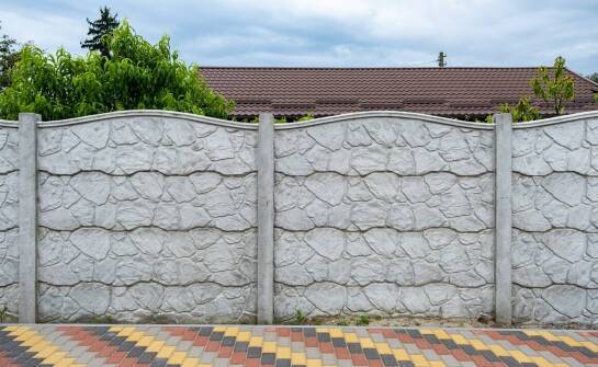 Jak prawidłowo konserwować ogrodzeniowe betonowe pustaki?