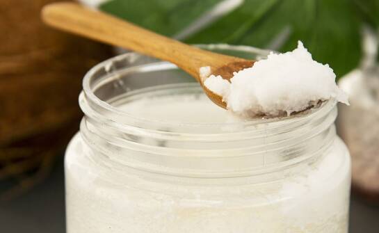 Dlaczego warto uwzględnić kokosową wodę w ofercie delikatesów?