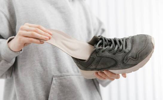 Rola ergonomicznych wkładek w poprawie komfortu noszenia roboczych letnich butów