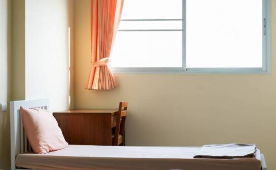 Czym różni się jednoosobowy pokój od innych dostępnych opcji noclegowych?