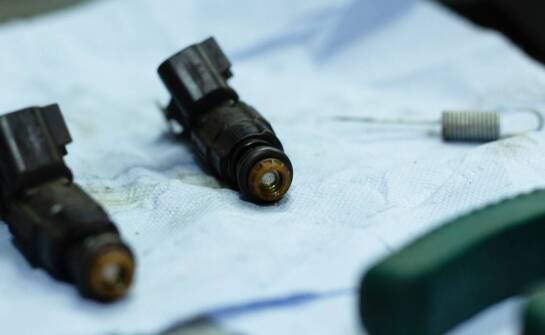 Jakie są najczęstsze błędy przy samodzielnej próbie naprawy wtryskiwaczy?