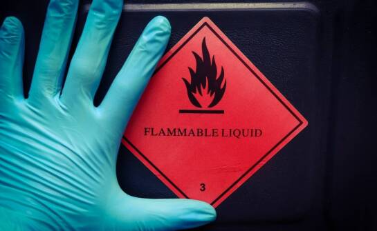 Kluczowe aspekty oznakowania niebezpiecznych substancji w transporcie