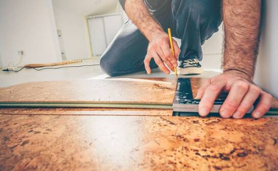 Montaż winylowych paneli – na co zwrócić uwagę przy wyborze usługi?