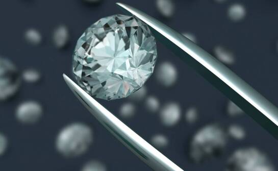 Znawca diamentów a nowoczesne technologie w wycenie biżuterii