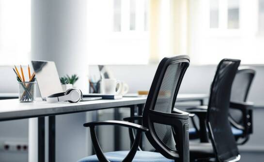 Jakie są korzyści z inwestycji w fotele z jezdnymi mechanizmami?