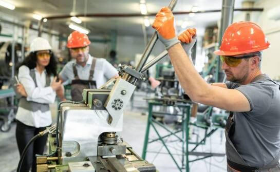 Jak producent silikonowych uszczelek spełnia normy bezpieczeństwa przeciwpożarowego?