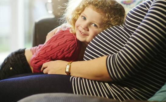 Wskazówki dotyczące przygotowania dzieci do udziału w domowej sesji zdjęciowej ciążowej