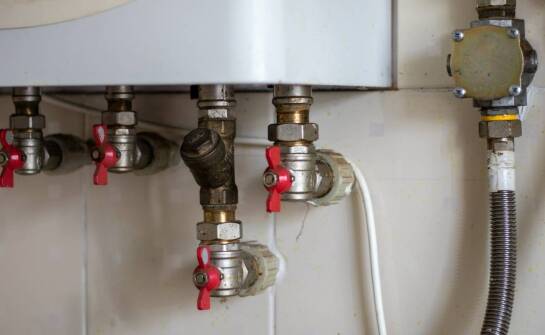 Jak zawór wodny 2 cale wpływa na efektywność instalacji wodnych?