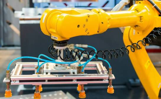 Wybór odpowiedniego próżniowego podnośnika do specyficznych potrzeb produkcyjnych