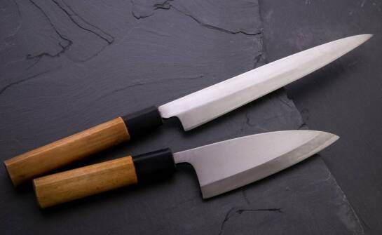 Różnice między tradycyjnymi a nowoczesnymi garnkami do sushi ryżu