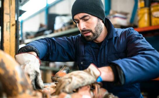 Efektywność użycia ręcznych paleciaków w warsztatach samochodowych