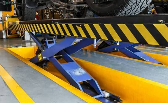 Innowacje w technologii ruchomej podłogi – co oferują nowoczesne ruchome naczepy?