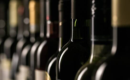 Jakie są zasady wyboru odpowiedniego mszalnego wina do celebracji?