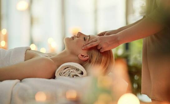 Rola peelingów w pielęgnacji dojrzałej skóry