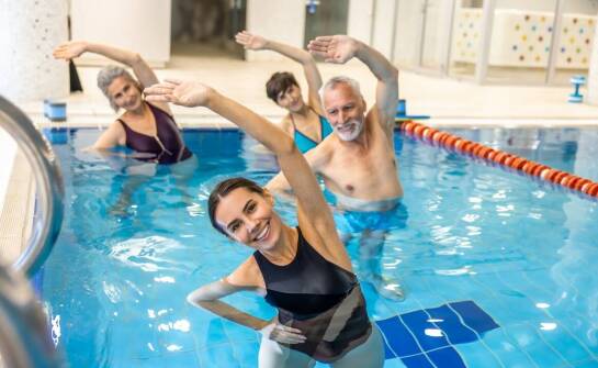 Jak rozpocząć naukę pływania dla dorosłych – pierwszy krok do sukcesu.