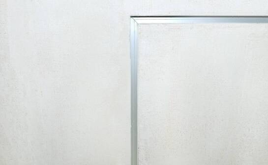 Stalowe drzwiczki rewizyjne – kluczowe elementy skutecznego maskowania otworów rewizyjnych w budynkach