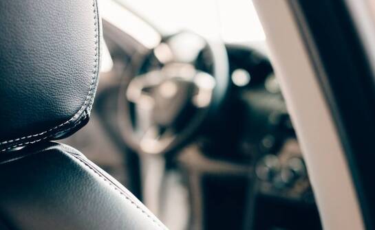 Nowoczesne systemy bezpieczeństwa w pojazdach – co to oznacza dla pasażerów?