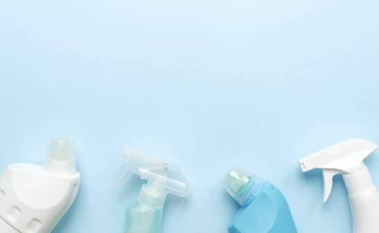 Rekomendacje dotyczące środków do usuwania kleju po taśmie z parkietów