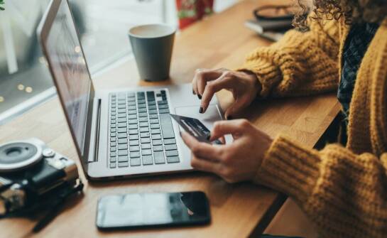 Jak efektywnie korzystać z programu lojalnościowego przy zakupach online?