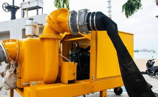 Strażackie pompy szlamowe – jakie dodatkowe funkcje mogą zwiększyć ich użyteczność?