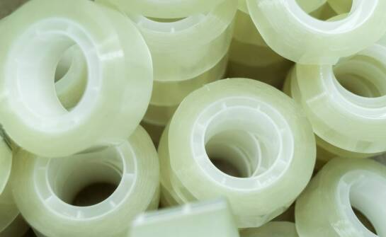 Jakie materiały do produkcji samoprzylepnych taśm są najbardziej przyjazne dla środowiska?