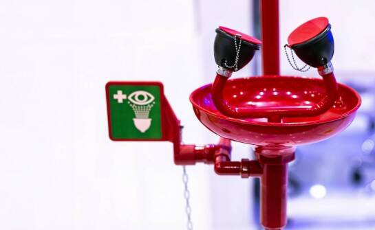 Tablice BHP - jakie informacje powinny zawierać zgodnie z przepisami?