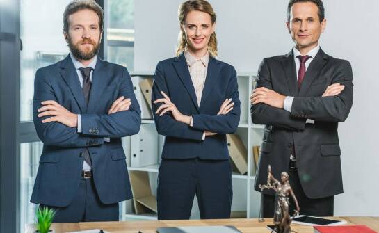 Jak prawnicza kancelaria wspomaga firmy w zabezpieczaniu prawnych interesów przy eksporcie i imporcie?