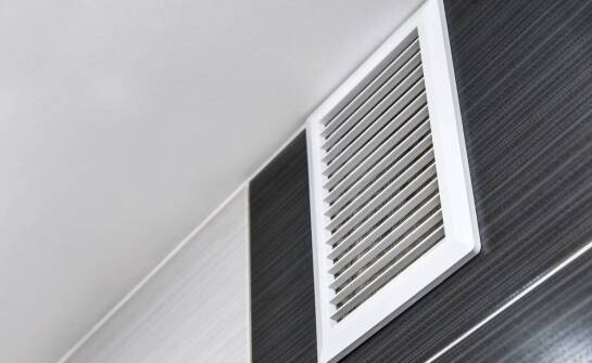 Wpływ wentylacyjnych drzwiczek rewizyjnych na efektywność energetyczną budynków