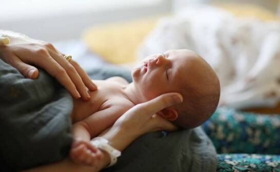 Rola światła i cienia w noworodkowej sesji domowej