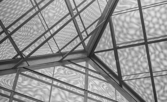 Wpływ dekoracyjnej blachy perforowanej na estetykę elewacji budynków