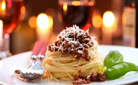 Sztuka łączenia spaghetti chitarra z grzybami – kulinarne inspiracje